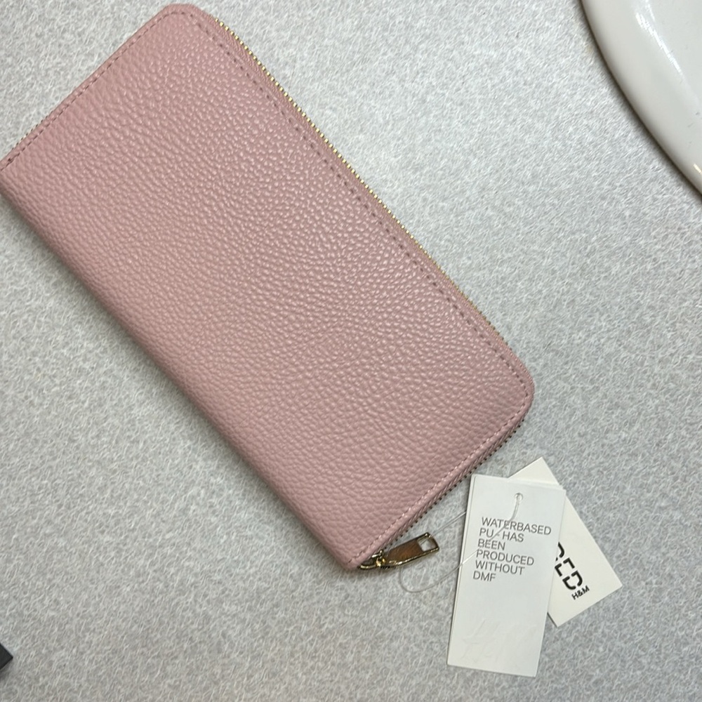 Pinky Wallet - Picture 2 of 5